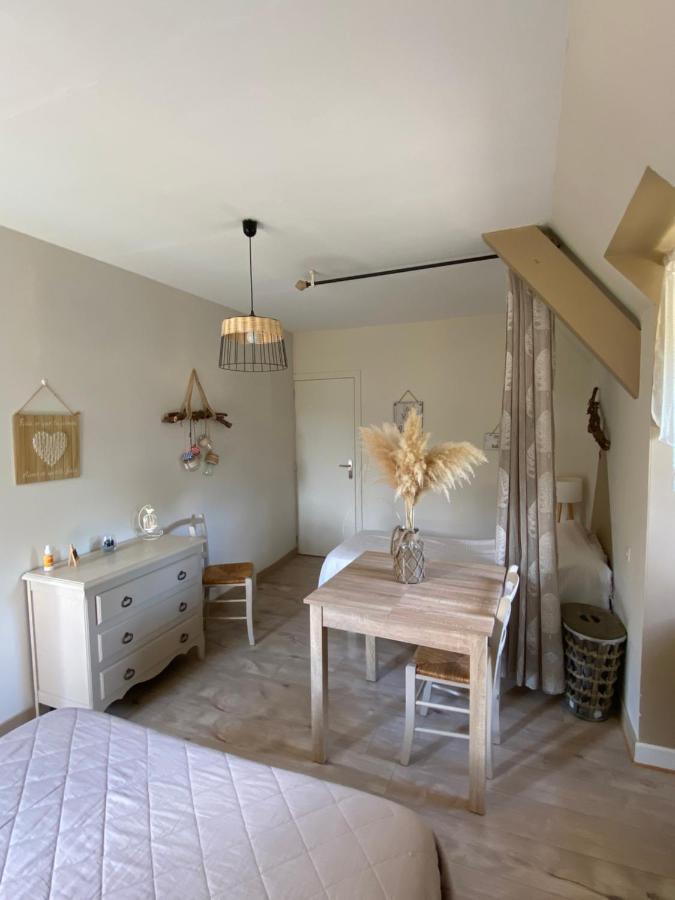 Bed and Breakfast Moulin De Latouille Exterior foto